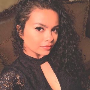 Meet your Posher, Dalia